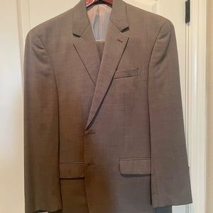 Ralph Lauren Men’s 42R warm gray suit w/slacks, 36x32